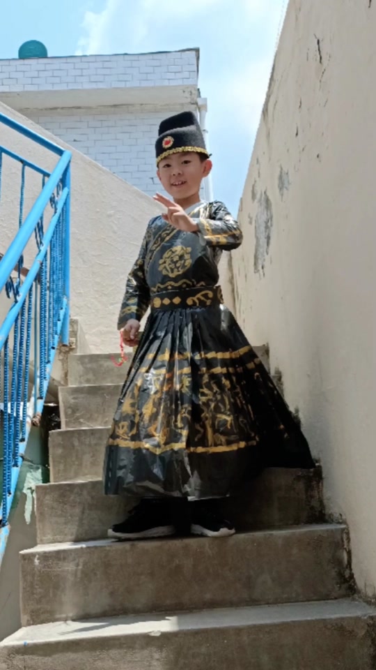 6-12岁男孩环保服装 - 抖音