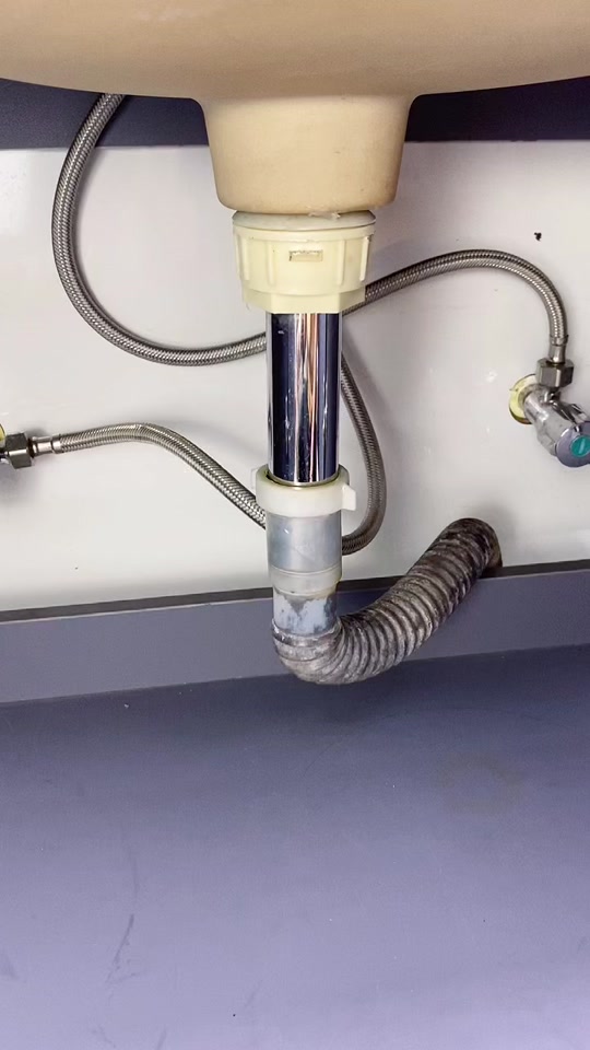 科勒提拉式下水器如何拆卸