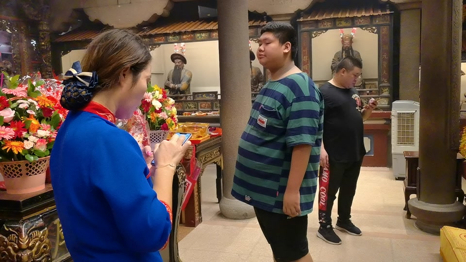 妈祖乩童内輋郑晓洁是哪年出生 - 抖音