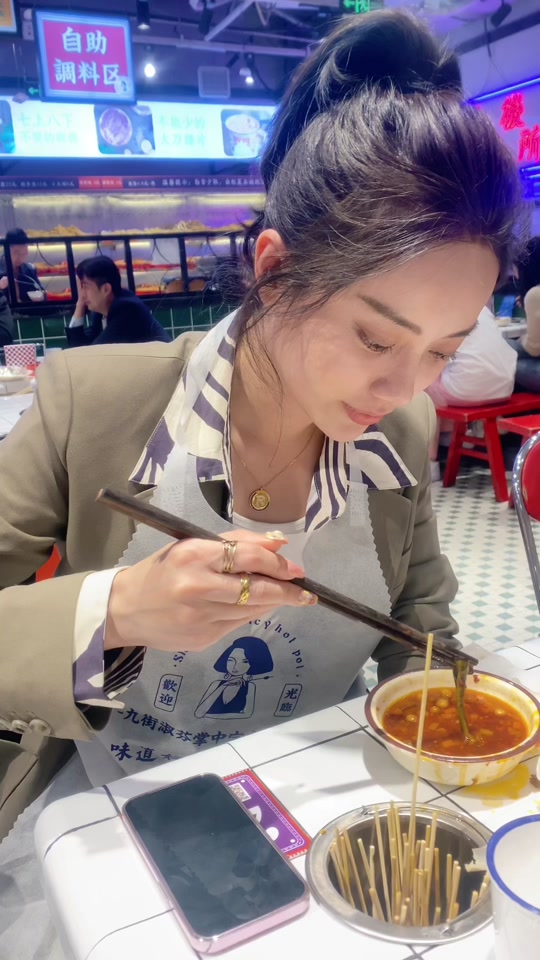 芮格温格夫妇去四季妈妈家吃饭_温朋达和芮格个人资料_温朋达芮格