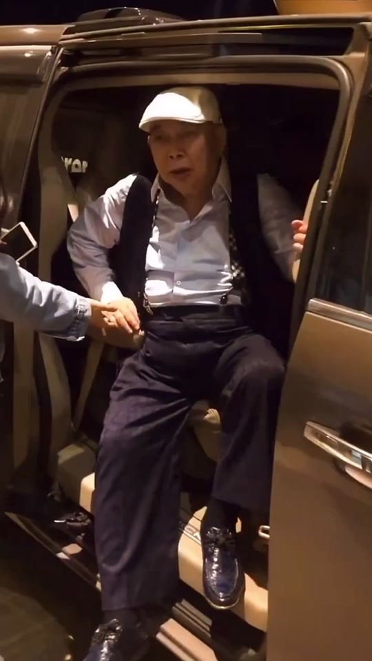 黄一飞年轻的颜值