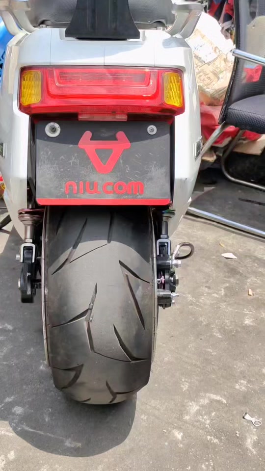 小牛240宽胎 - 抖音