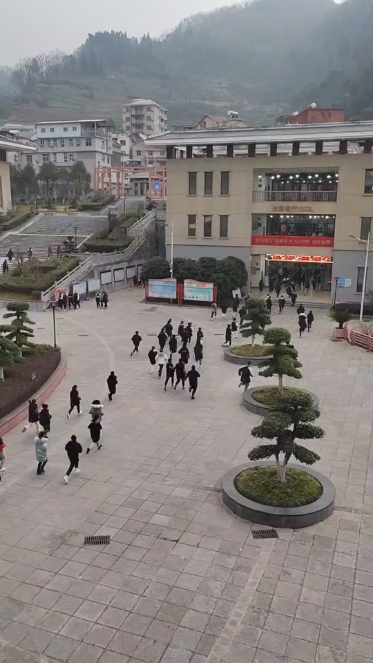 长阳一中高一上学时间 - 抖音