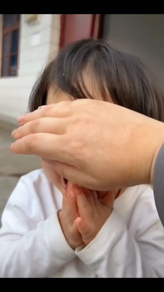 挑眉表情包_挑眉表情包动图_小女孩挑眉表情包 - 抖音