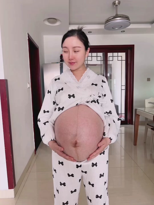 多胞胎孕妇临产巨肚 - 抖音