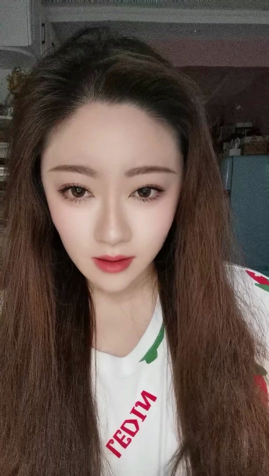 虎牙柳婉音整容前后对比照