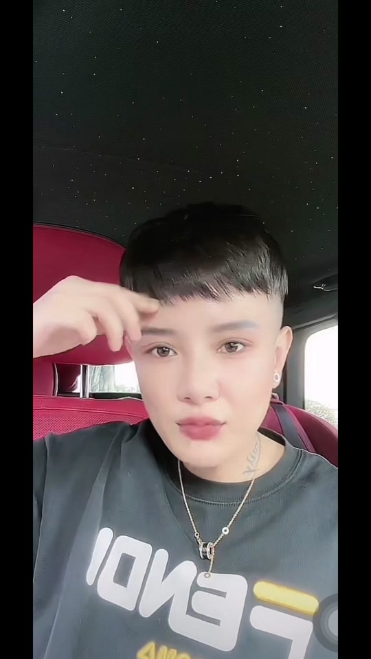 王小萌努尔到底是男还是女 - 抖音