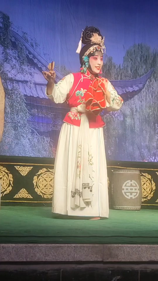 王青丽个人简介_孔向东和王青丽的女儿_王青丽火焰驹的扮演者是谁