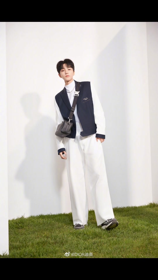 dior小王子,真帅气!%迪奥品牌大使王俊凯