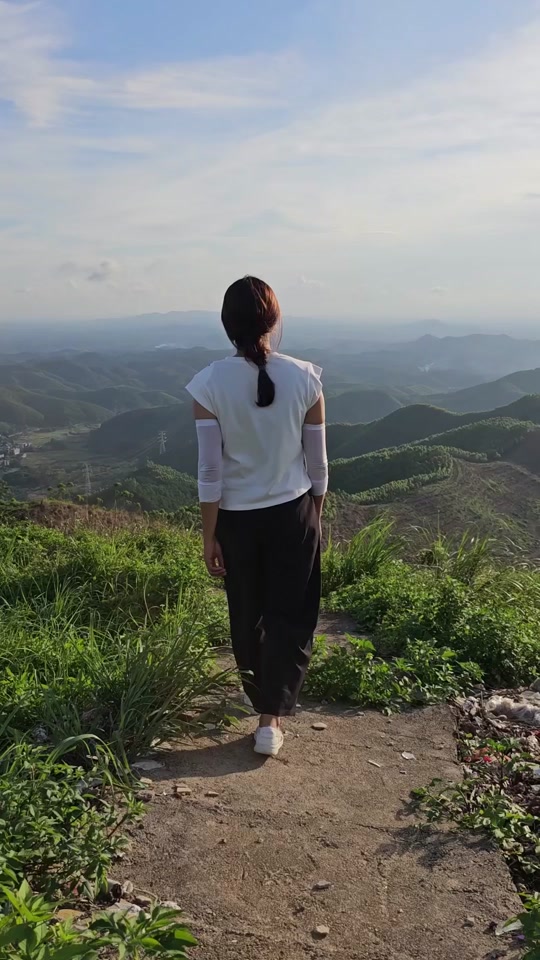 罗红女儿罗小妹