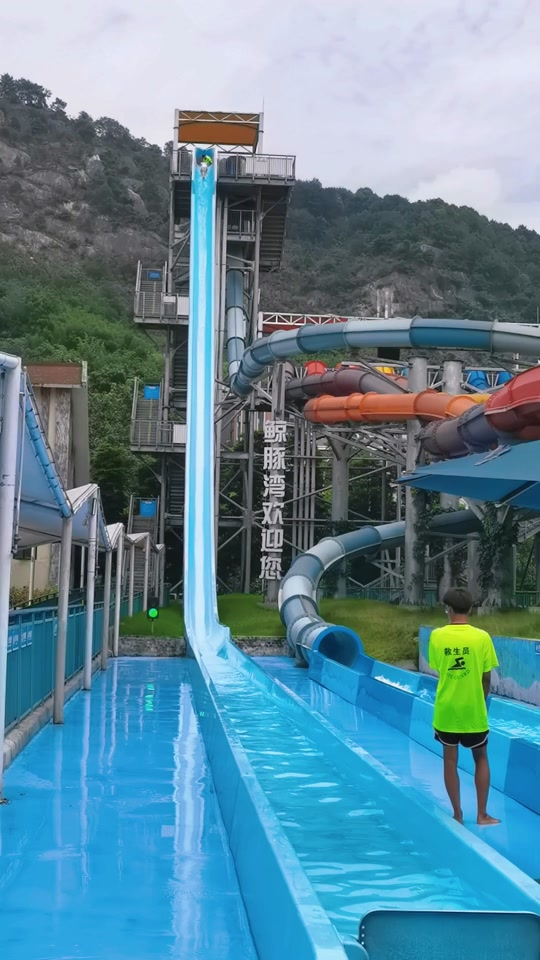 90度垂直滑梯水上乐园