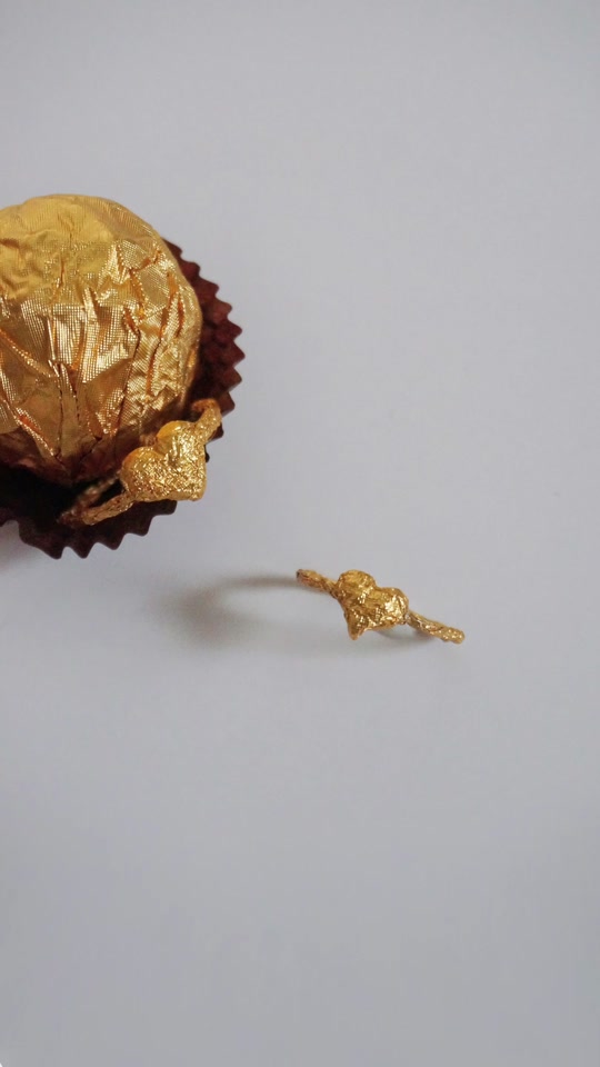 费列罗生肖折纸_费列罗玫瑰花的折法