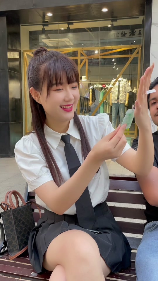 瑞丽小二卖的玉是真的吗