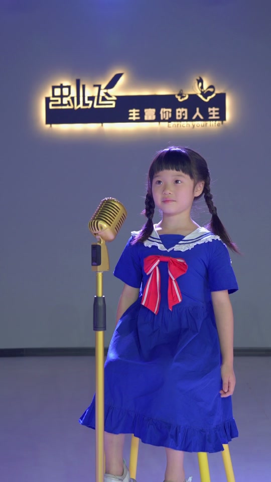 加尔妹妹:一朵小红花,送给可爱的你们#加尔妹妹爱唱歌 #送你一朵小