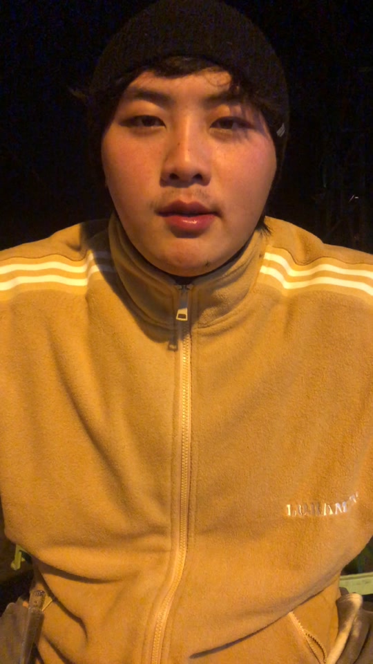 九个月还没有结束,让我多享受下生活美食.#沙雕男孩 #鹿家门921李鸿潇