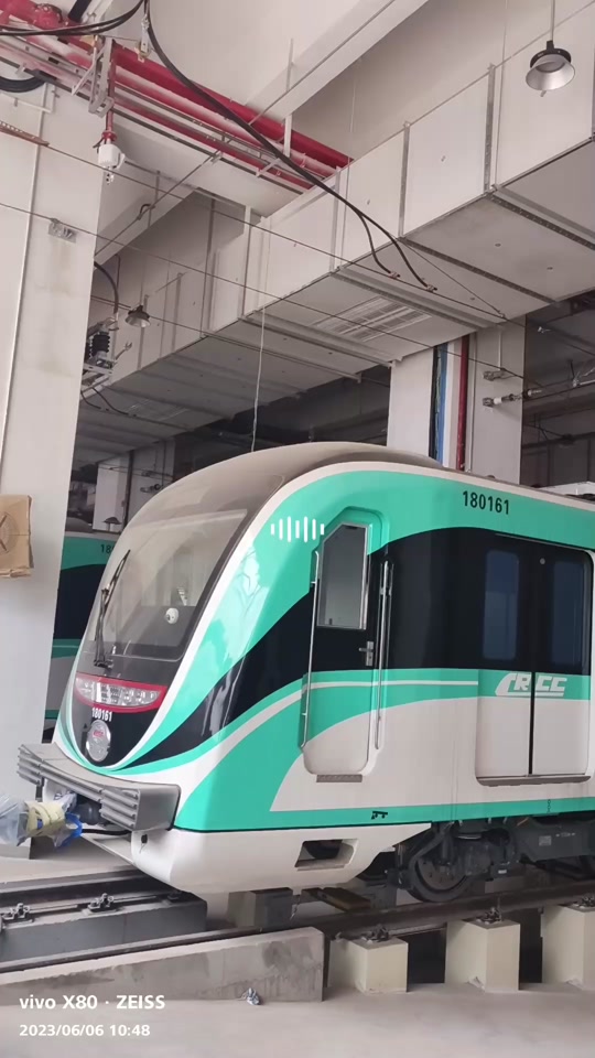 重庆轨道交通18号线的修建过程 - 抖音