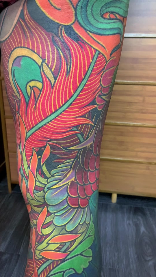 尘埃刺青 阿拉坦仓:彩色花腿恢复后续集3#纹身 #tattoo #花腿 #纹身师