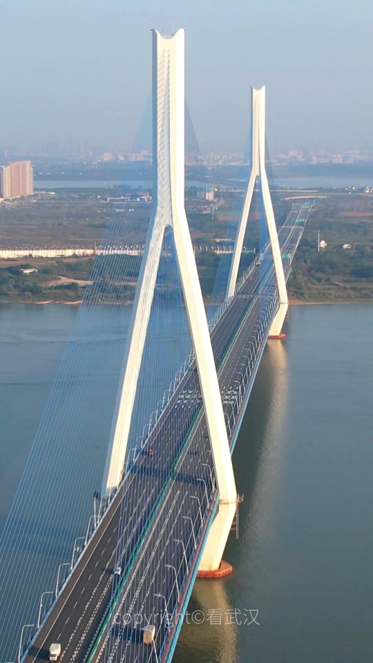 武汉市的第九座长江桥梁,于2017年12月通车,双向八车道,你走过这座