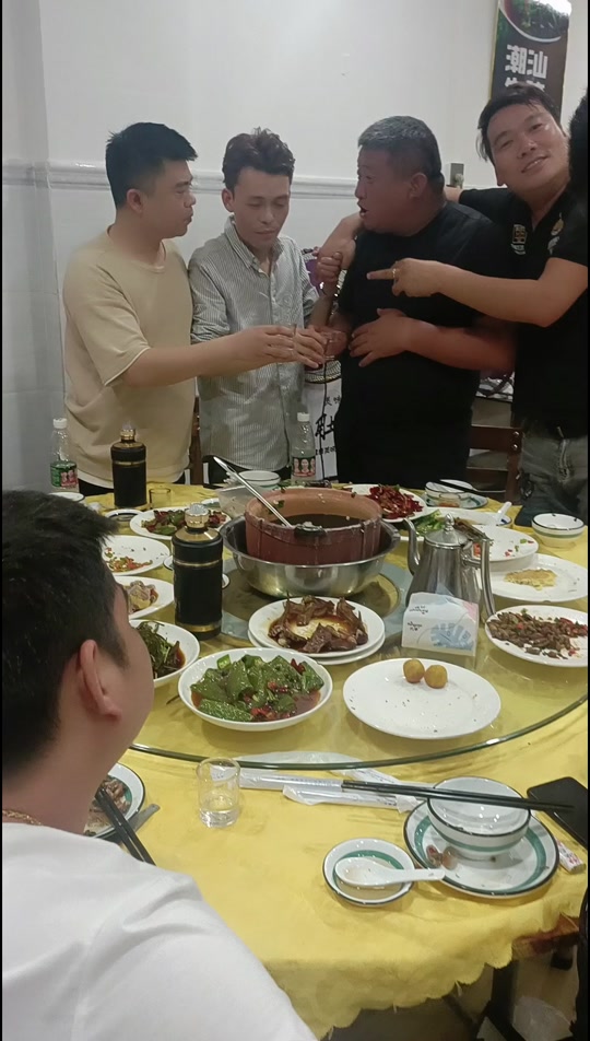 晨泉 陈立