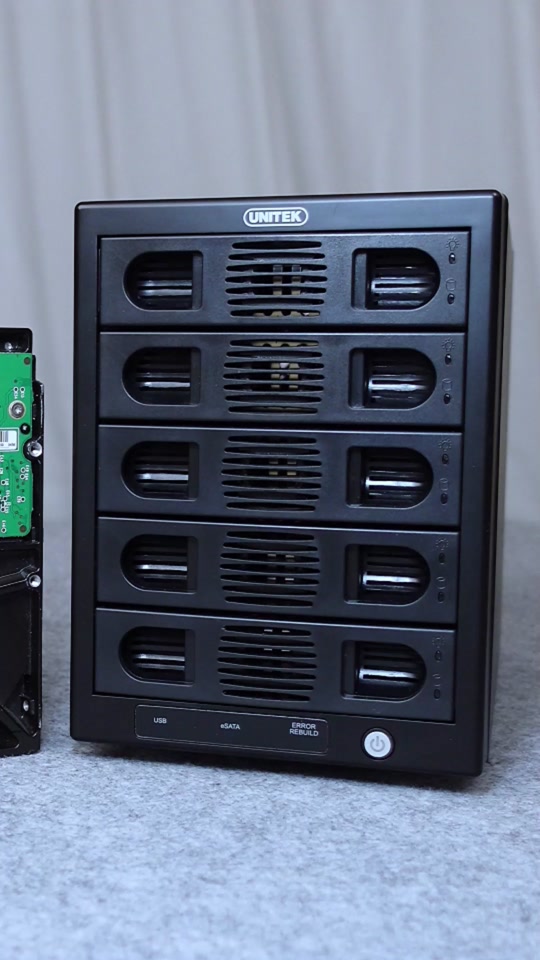 raid10，raid10允许坏几块硬盘