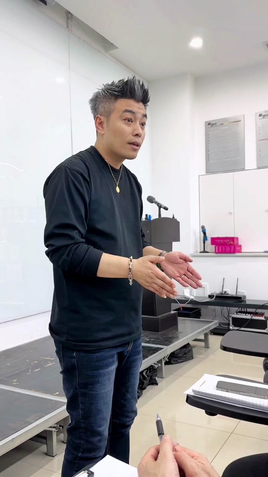 酷发赵伟妻子_沈阳酷发赵伟_酷发老板赵伟 - 抖音