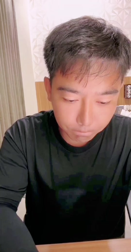 李忆到底是不是哈药太子爷 - 抖音