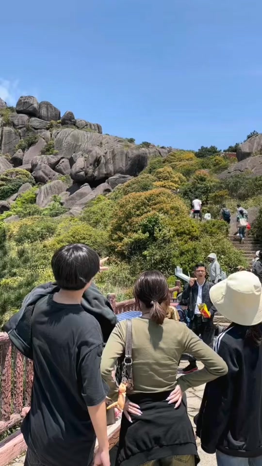 傅林:人生不求太满,小满便是圆满78#登上山顶看美景 #保持热爱奔赴