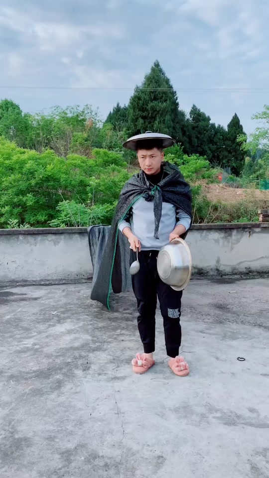 惊雷抖音女声=抖音惊雷的背景音乐叫什么