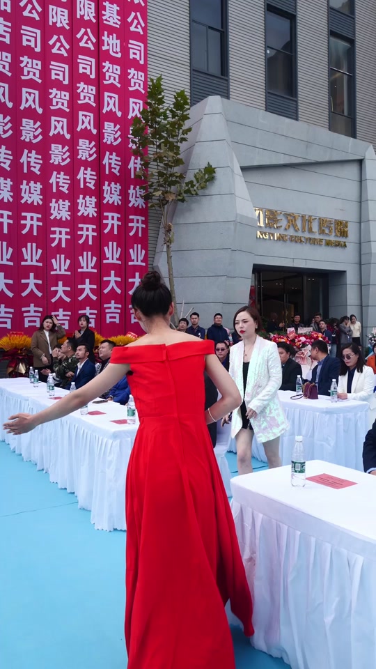 李俏俏和李影是亲姐妹吗_李俏俏个人详细资料_风行国际李俏俏个人简介