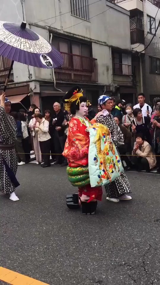 日本花魁巡街全过程 - 抖音
