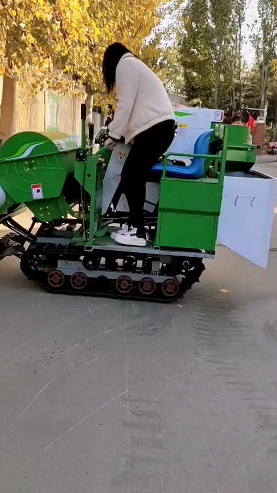 小型水稻小麦收割机 - 抖音