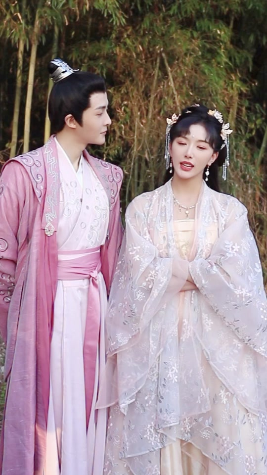 管栎把错位改成接吻