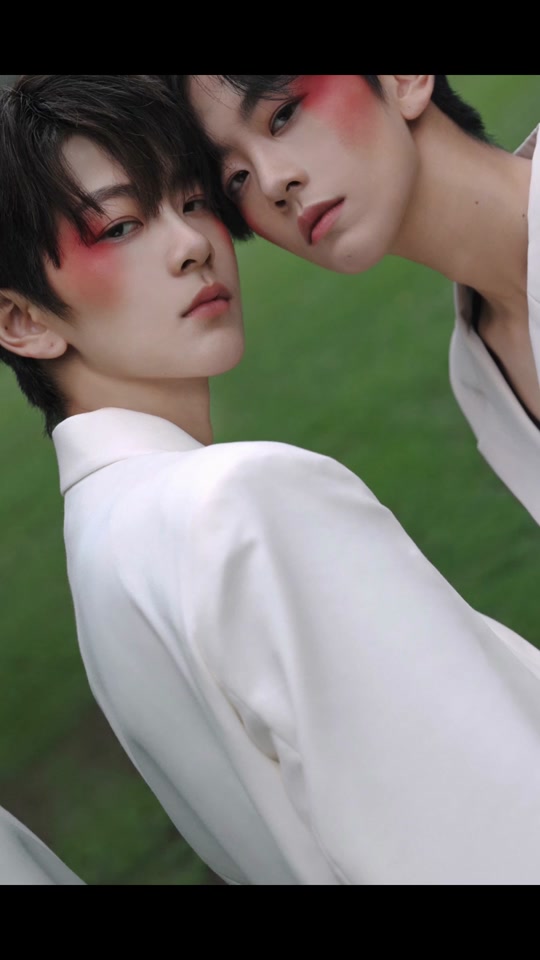 刘梦刘蓓情头_刘梦刘蓓双胞胎是男是女
