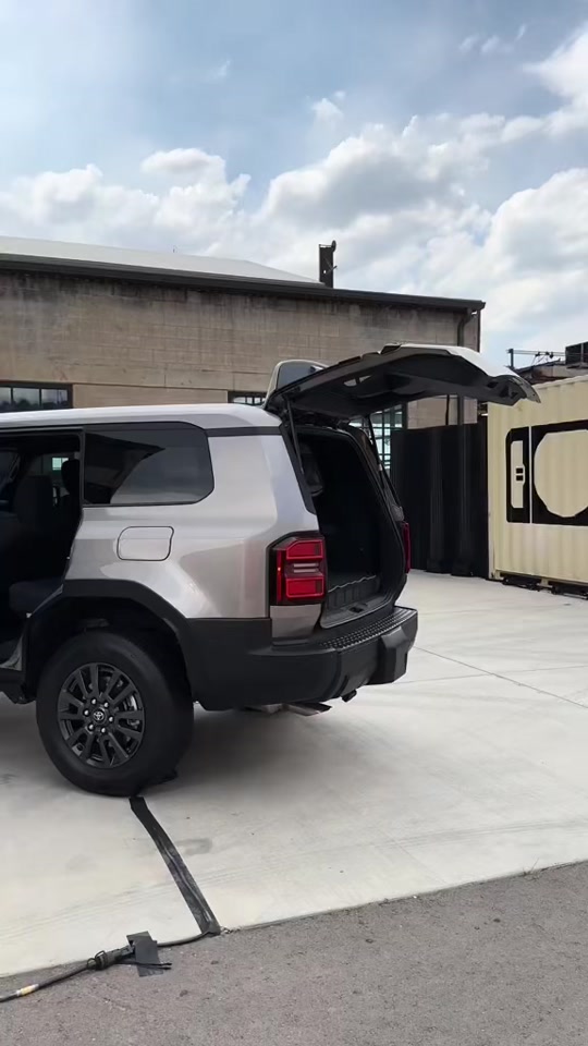 新车抢先看 #2024普拉多 #新款霸道 #一辆小汽车