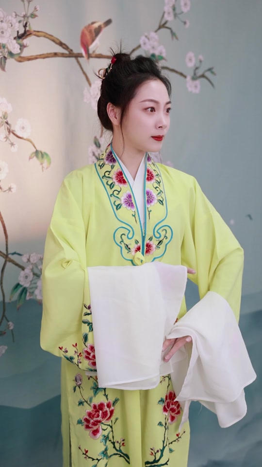 京剧演员张梦瑶郭德纲