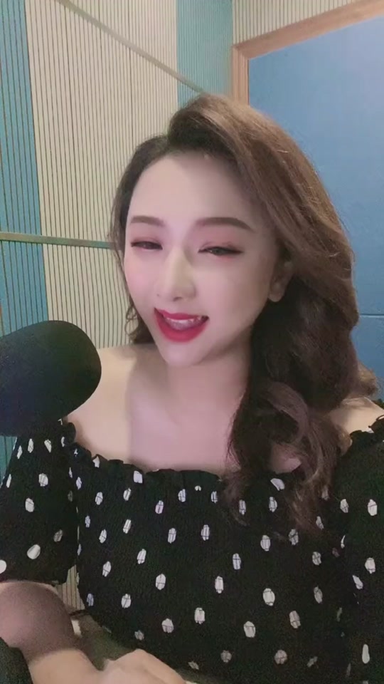 邓楚晴广东主持人