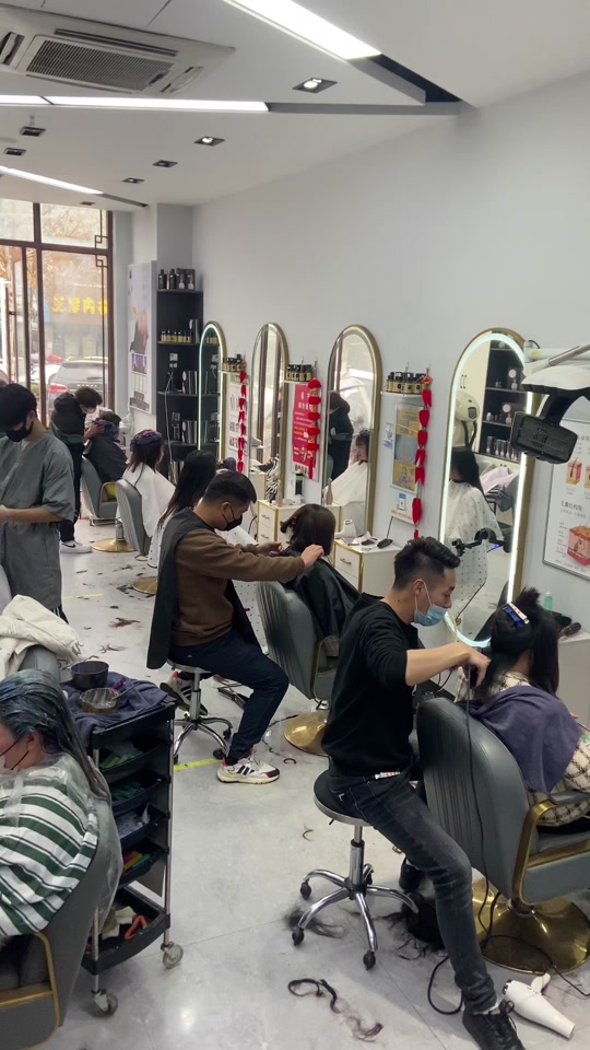 华仔美容美发_发艺轩美容美发