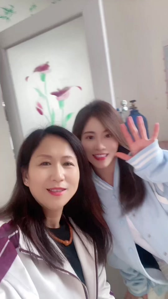 大奔姐和跑腿小哥是真情侣吗 - 抖音