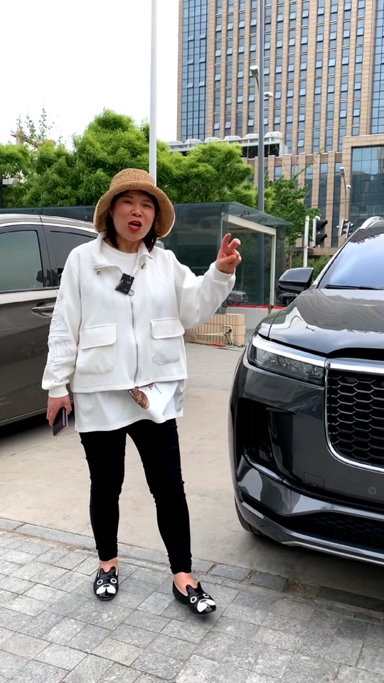 唐山汇海名车老板董雪谈棒哥