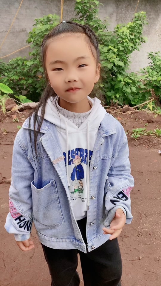 小思世界杯视频_陈小思壁纸视频_小思语视频大全 - 抖音