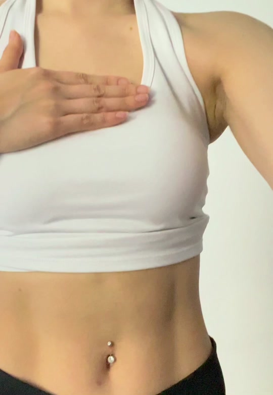 美女在腹肌上钉100个钉子_用钉子钉腹肌_钉子刺腹肌肚脐训练 - 抖音