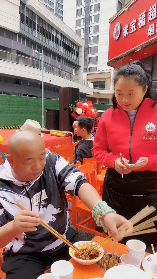 二扯:不要问我张麻子在哪里,各人到医院去找他090909@巴蜀笑星