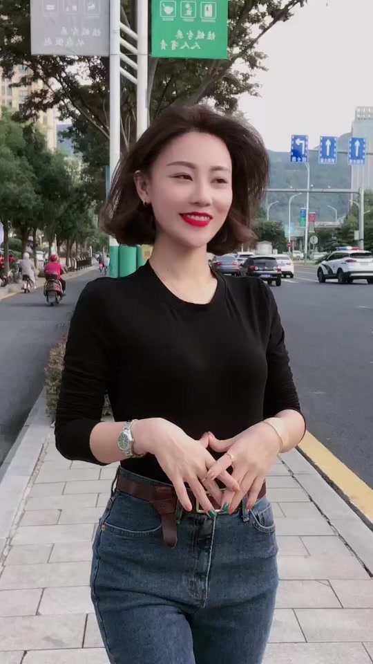 吴茜妮个人简历