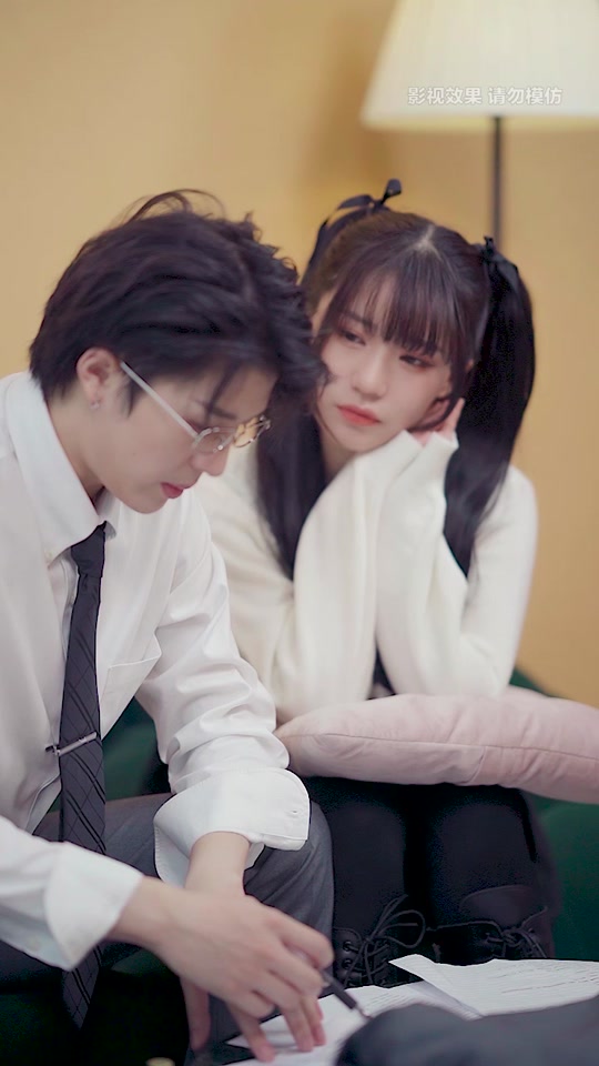 周亦燃戴心怡接吻花絮