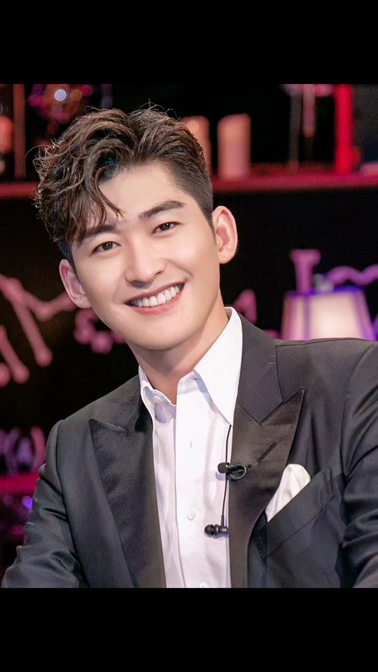 张翰表情包取图_张翰柴犬表情包_张翰个人资料 表情包 - 抖音