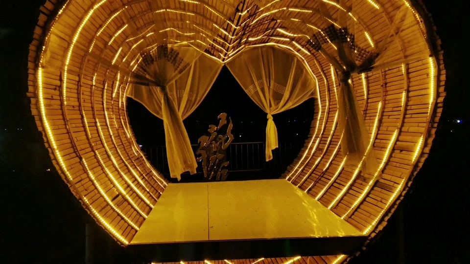 邹城花千谷夜市位置_邹城花千谷不夜城