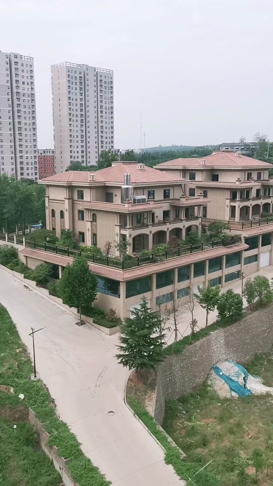 伊川县李龙军别墅在哪_伊川李龙军有多牛