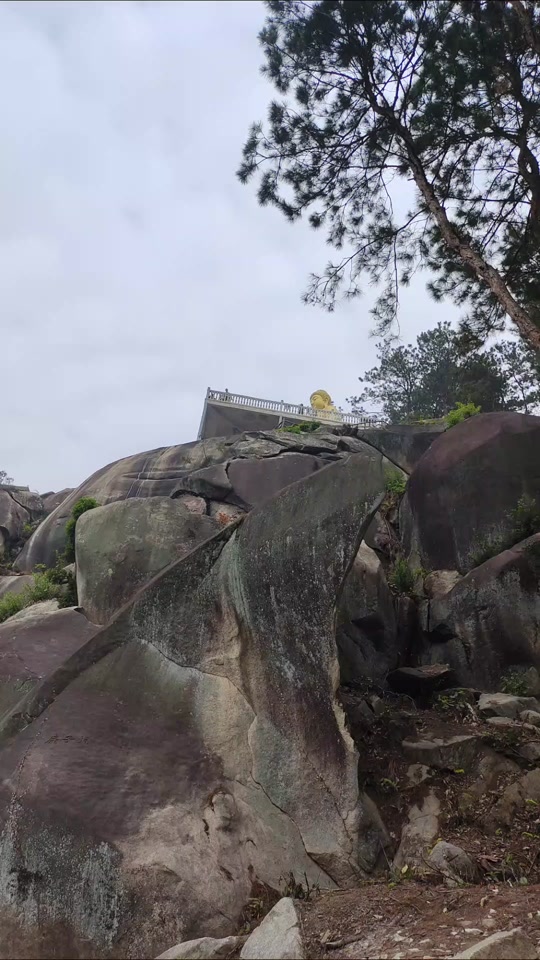 微攀斗方山探秘白莲河