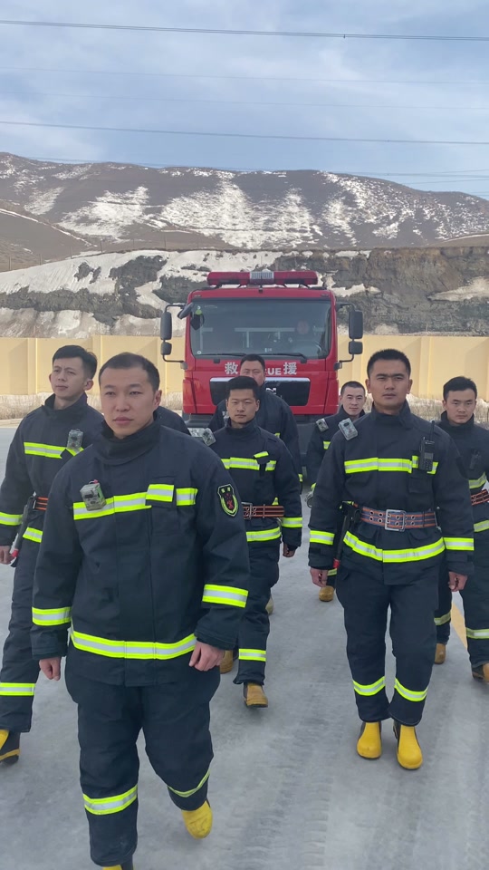 乌鲁木齐消防队_乌鲁木齐消防队长图图_乌鲁木齐消防队艾迪哈木 - 抖