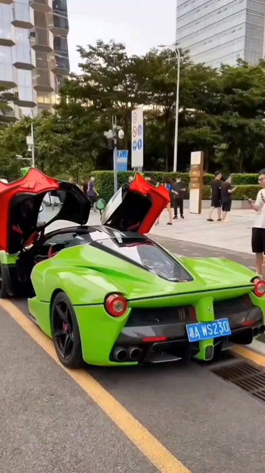 邓晶晶买的拉法是小酷的吗_湖南邓晶晶买拉法_邓晶晶的跑车 - 抖音